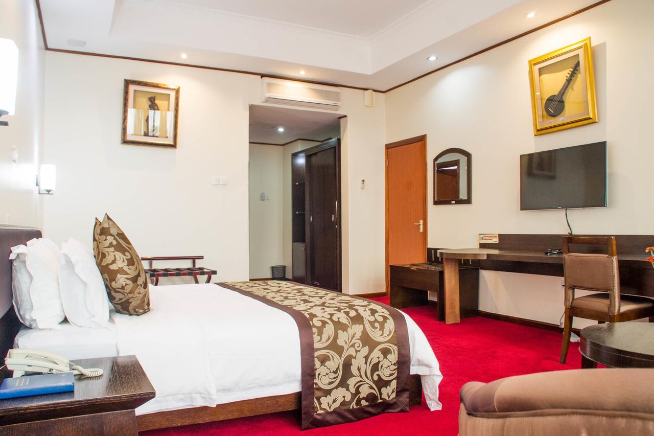 เลควิว รีสอร์ต โฮเต็ล Hotel Mbarara ภายนอก รูปภาพ